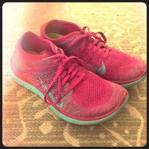 Fusia Nike free size 7.5